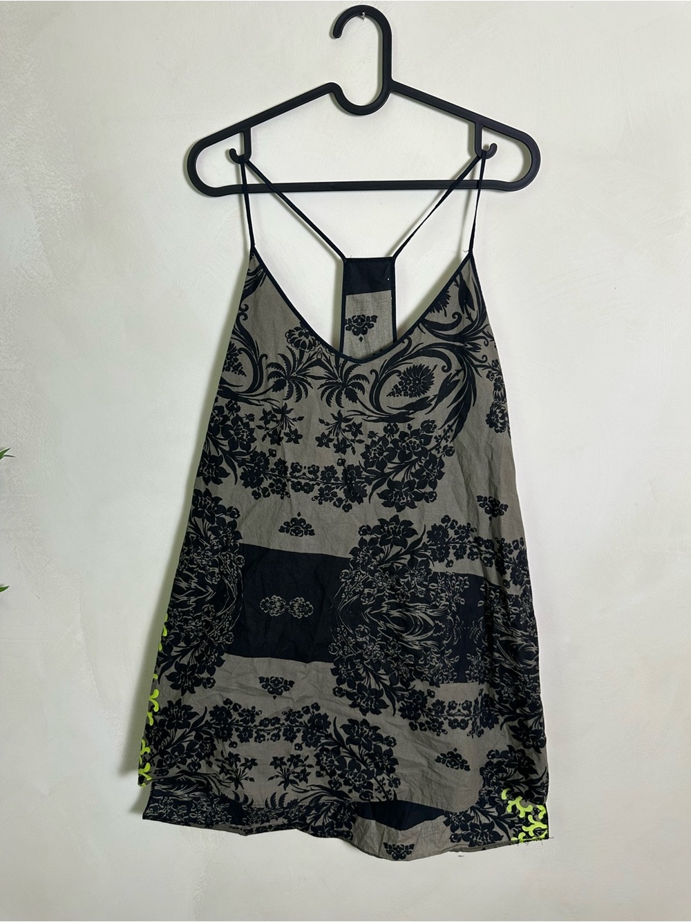 Hache Grey and Black Neon Floral Print Tank Top Size 46 Medium cotton